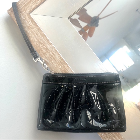 Coach wristlet - Picture 2 of 11